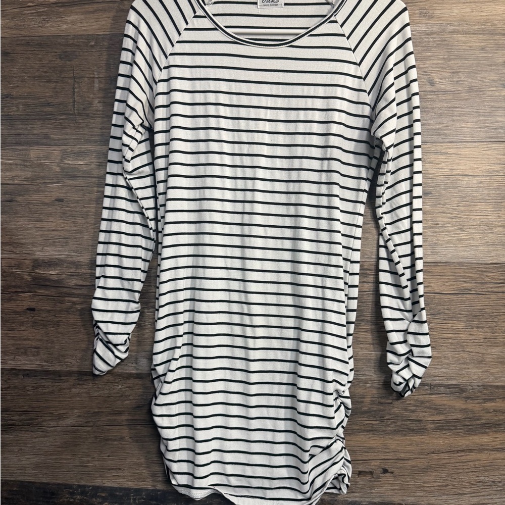 Ours Classic Black and White Striped Long Sleeve Top